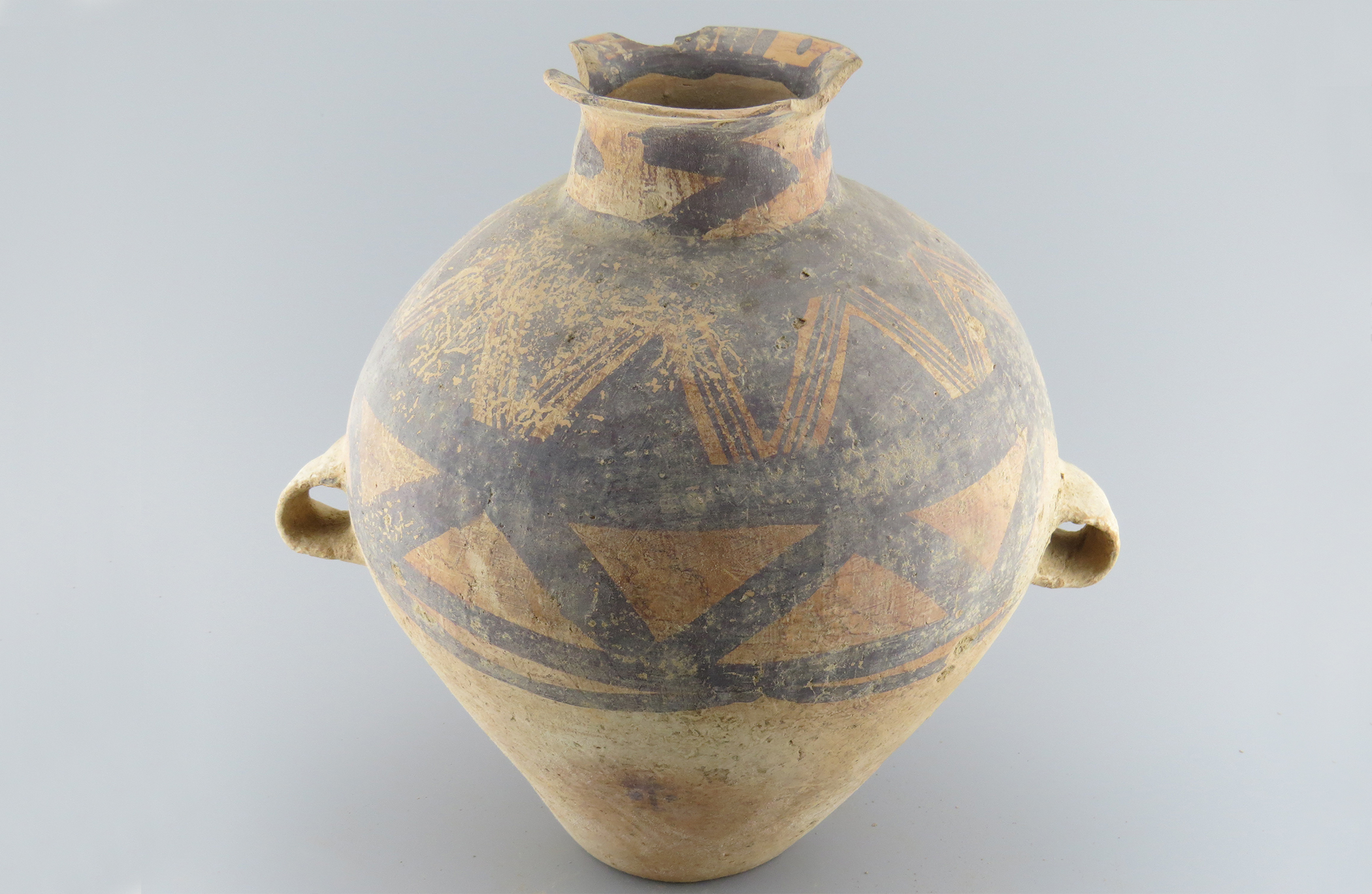 马家窑文化 折线纹彩陶罐